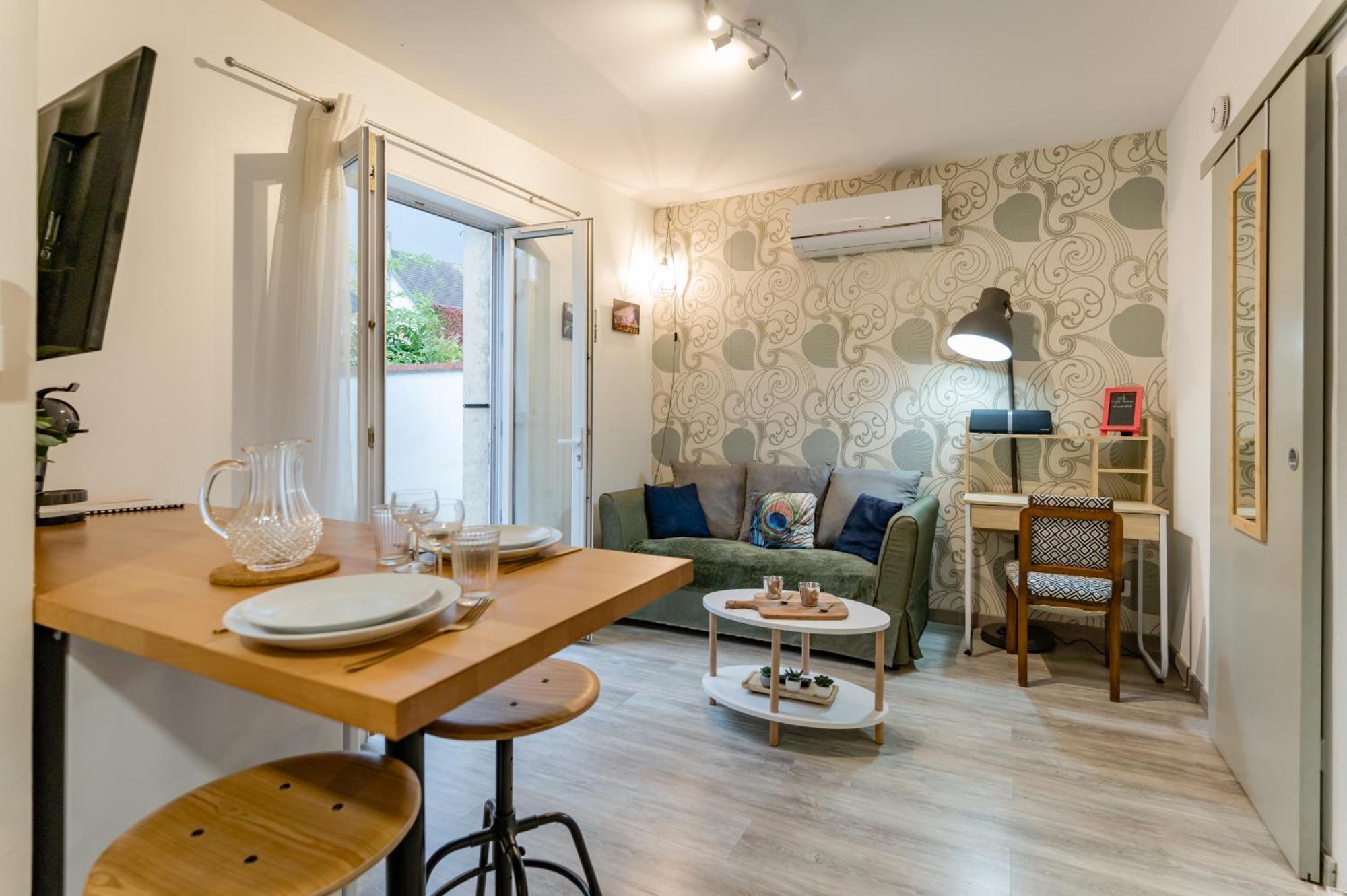 La P'tite Auxerroise, Mini-maison Avec Jardin !